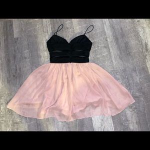 Hailey Logan By Adrianna Papell/ size 5/6